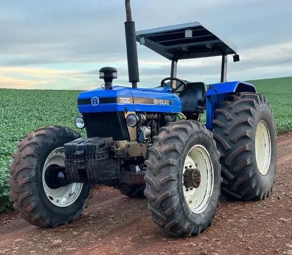 Trator New Holland 7630 (S100) 2003 - Parcele 