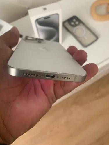 iPhone 15 Pro Max - 512 GB | Estado de Novo