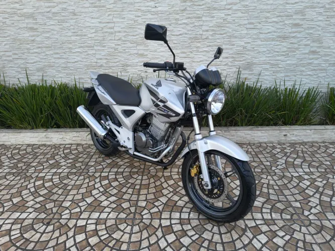 Honda Twister 250 2007 - Estudo Trocas