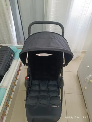 Carrinho de bebê Cosco, super conservado. Contato *
