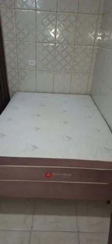 Vendo colchão e base box...semi novo valor 1.000 reais,retirar no local,cor rosa queimado.