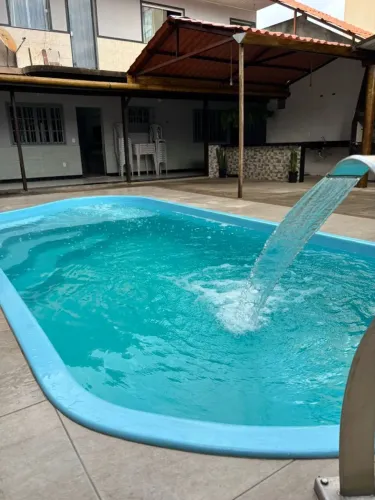 Casa de piscina e mesa de sinuca há 10min da praia do morro