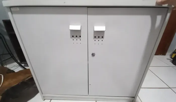 Armário 2 portas 80 X 45 Altura 70 cm Aco e MDF