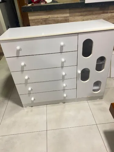 Guarda roupa e comoda infantil