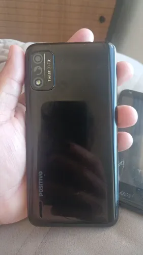 Celular quebra galho funcionando perfeitamente esta estado de novo sem nenhum defeito