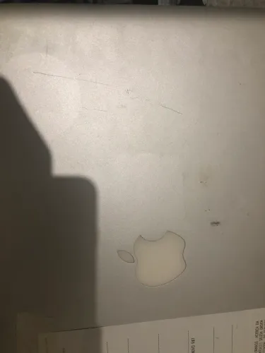 Macbook pro com tela um danificada, sem bateria, aceito trocas, 2011