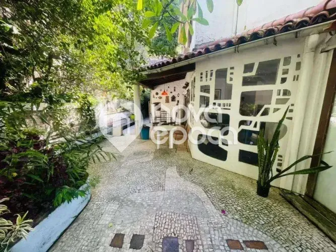 Cosme Velho | Apartamento 5 quartos, sendo 2 suites