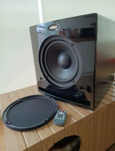Subwoofer ativo 10" Velodyne DLS 3750R 28hz 185w e 385w pico + controle Leia: