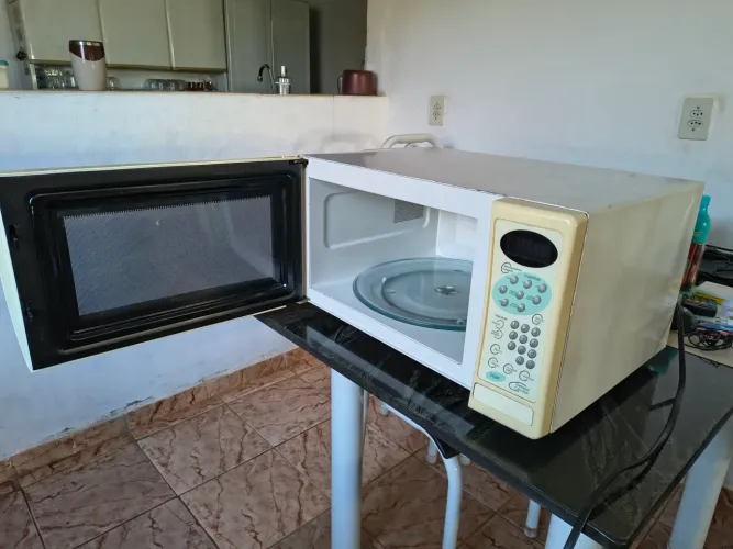 Vende se microondas 20 litros 250,00