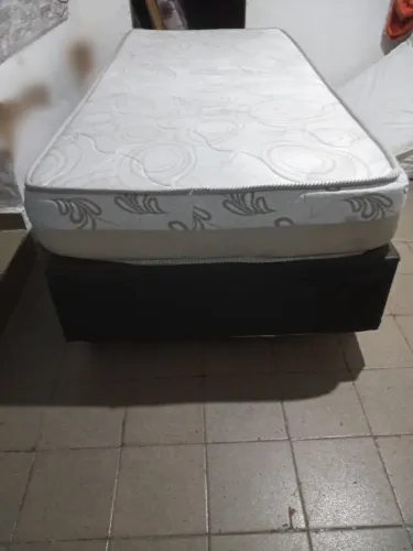 Cama box de solteiro : base +colchão de espuma