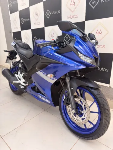 Yamaha R15 ABS