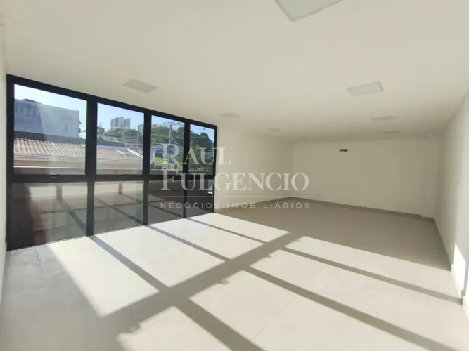 Sala comercial de 45m2 para alugar ao lado da Av. Maringá