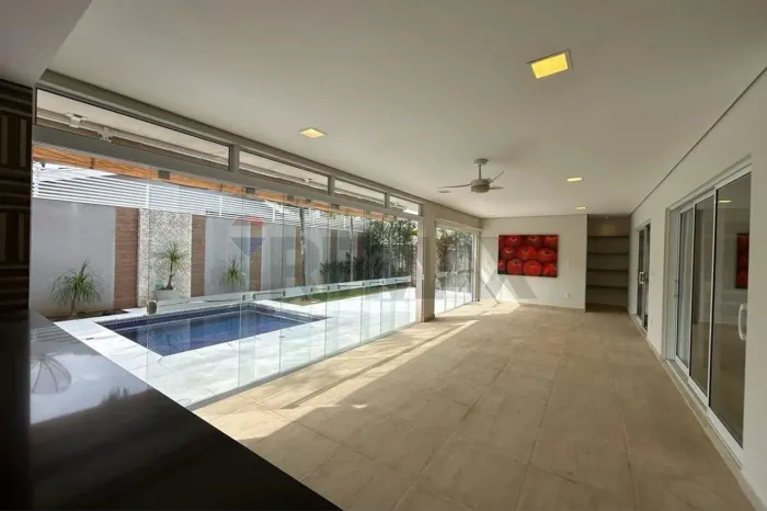Locação - Alto Padrão I 3 quartos com piscina I Arquitetura contemporânea, integração inte