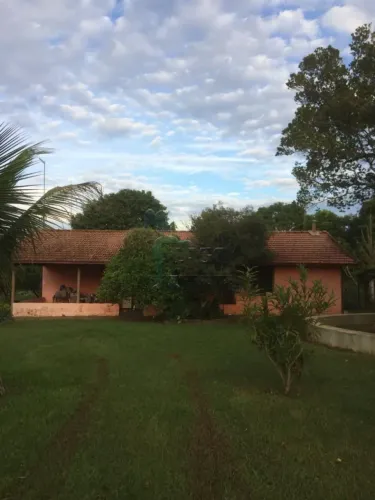 SÍTIO EM CÁSSIA DOS COQUEIROS