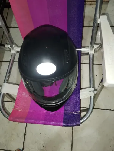 Capacete tamanho 58 usado