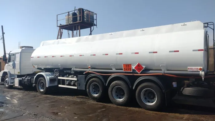 Carreta tanque 30 mil litros 6 compartimento de 5.000 litros