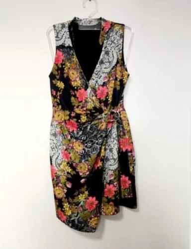 vestido tvz estampado transpassado com fivela tam. 40
