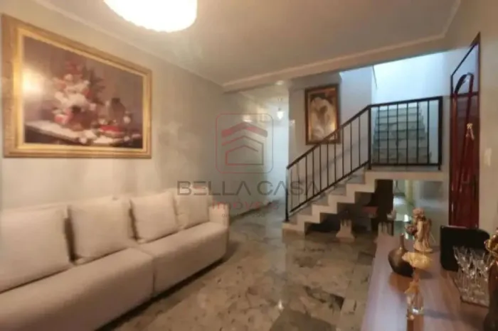 Sobrado à Venda na Mooca - 210m2 - 3 dormitórios - 1 suíte - 4 vagas