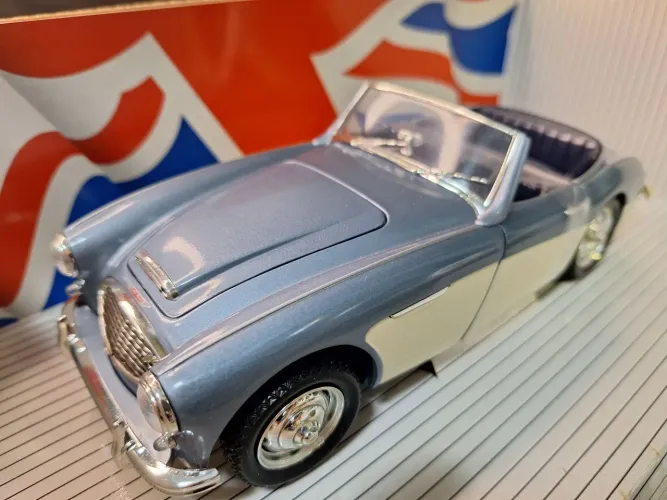 Na caixa, 1:18, Austin-Healey 100-Six (1956)