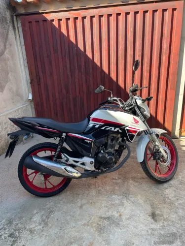 Vendo Honda Titan S (único dono)