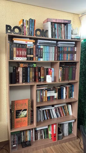 Estante de livros 1,8m X 1,2m