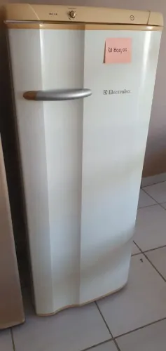 Geladeira Electrolux RE26 