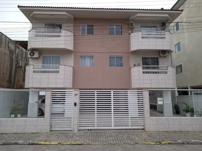 Imóvel para aluguel tem 70 metros quadrados com 2 quartos
