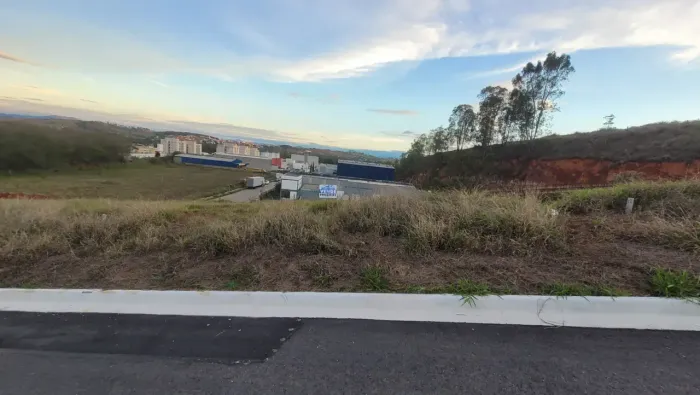 Lote no Condomínio Villagio