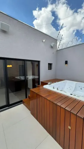 CASA À VENDA - ALTO PADRÃO - JARDIM ESPANHA, UBERABA 165m² construídos | Terreno 200m²