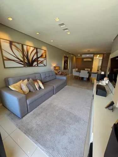 Apartamento à venda no Edifício Piazza Cortona, localizado na Ponta Verde, Maceió. REF: CC
