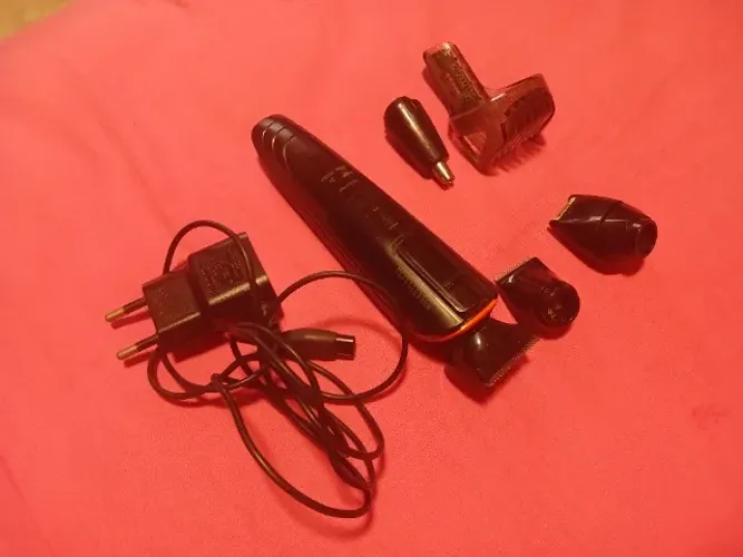 Aparador de Pelos Philips sem Fio Multigroom QG3340/16 Bivolt