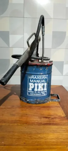 Graxeira manual de 7kg , novinha