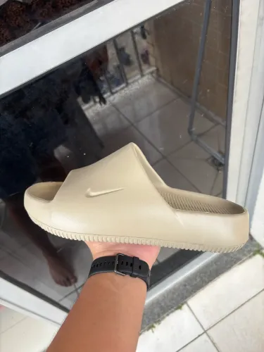 Sandália slider Nike