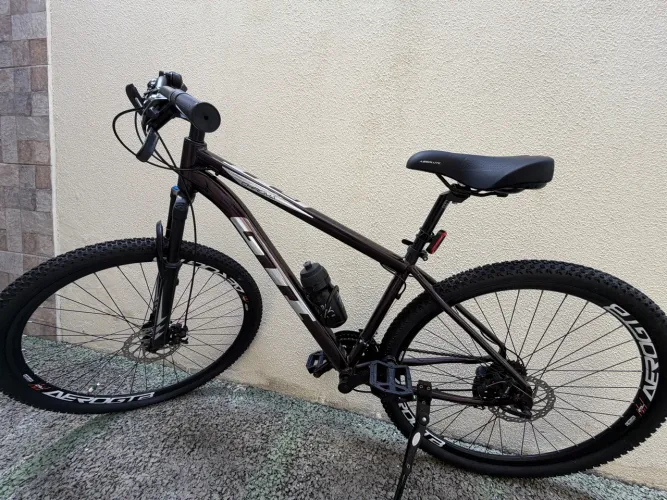 Vende-se Bicileta GT1 17