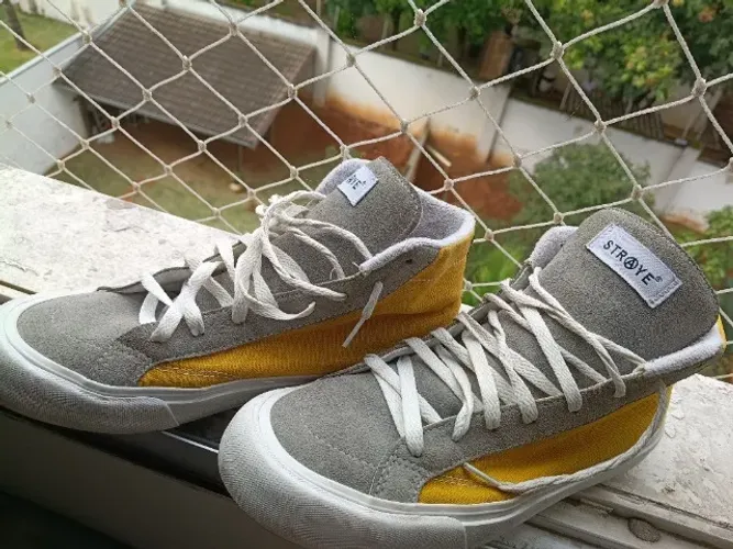 Tênis Straye Hiland amarelo e cinza