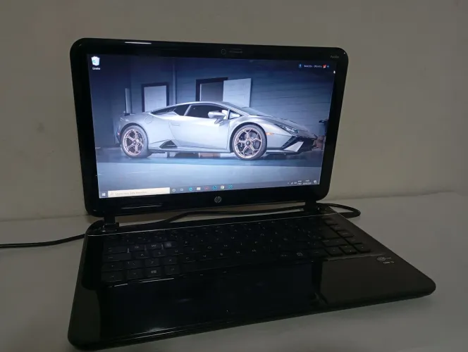 Notebook HP I3, SSD 120 gigas , 6 gigas de ram . Perfeito para estudos