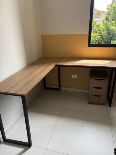 Conjunto escritório/home office 