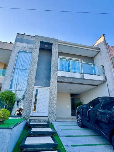 Vendo Casa no Osvaldo Studart 280m2, Nascente, 4 Suítes, 4 vagas de garagem, sacada. Linda