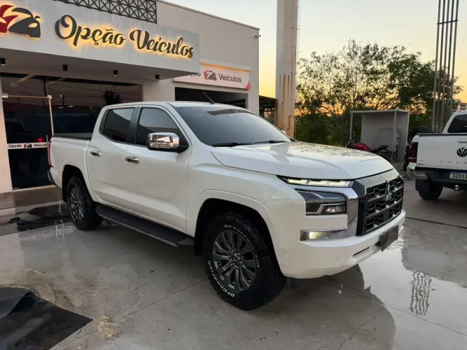 Mitsubishi TRITON HPE-S 2.4 CD 4X4 TB Diesel Aut. 2026