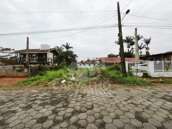Terreno a 700 metros do mar a venda no bairro Itajuba
