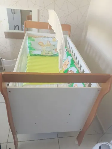 Berço 3 em 1 semi novo seis meses de uso acompanha colchão 