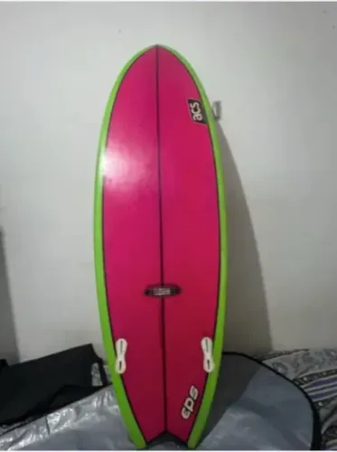 Prancha de Surf ACS 5.11 36L + Quilhas, Leash Novo e Capa Nova