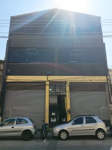 VENDO EXCELENTE GALPÃO - LOCALIZAÇÃO PRIVILEGIADA- NEVES -S.G. R$ 1.900,00 3 PAVIMENTOS.