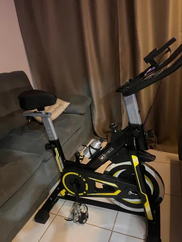 Bike Spinning WCT 13kg Estado de Nova - Completa com Monitor