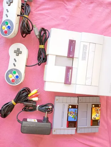Vendo super Nintendo completo funcionando perfeitamente passo cartão com entrega grátis 