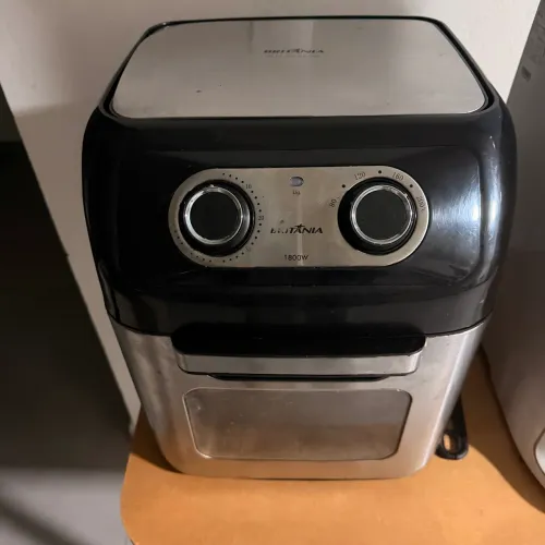 Air fryer espaçosa em ótimas condições 