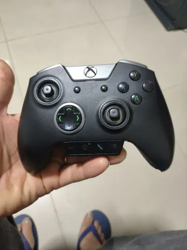 Controle razer Wolverine ultimate