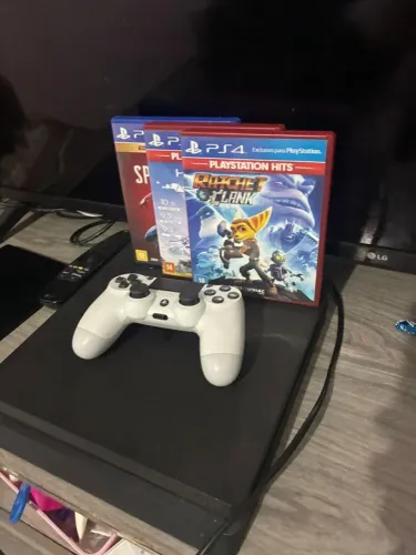 PS4 Slim 3 jogos + 1 controle 500gb Bloqueado