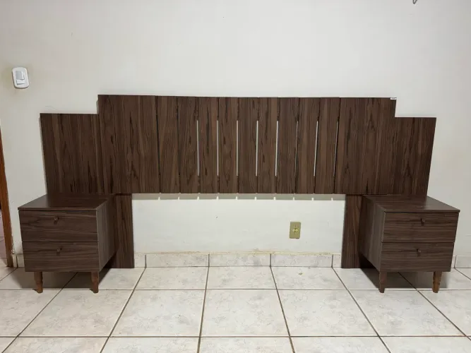 Cabeceira de cama extensível
