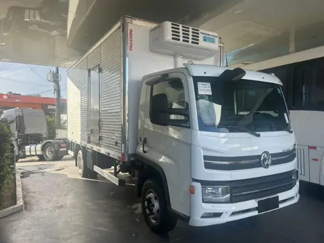 Caminhão VW 11.180 Bau frigorifico (novo).